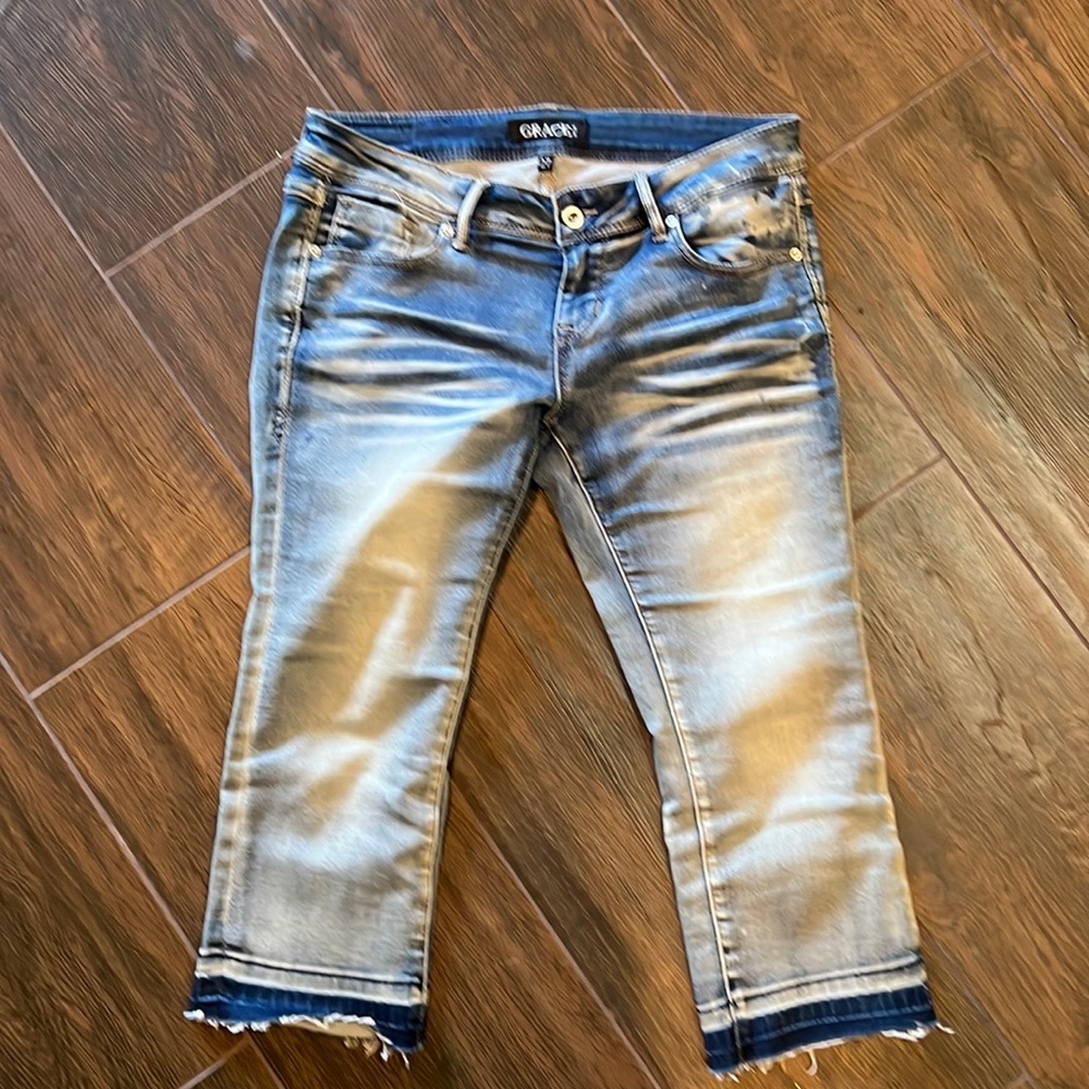 GRACE IN LA CAPRIS 27 super stretchy glGrace in LA Capri Jeans 27